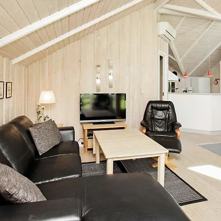 Three-bedroom Holiday In Blavand 17 * Ho